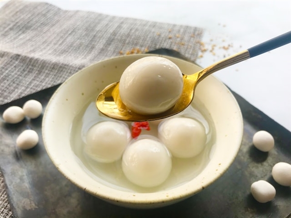 最小滿月遇上元宵夜 元宵節(jié)到底是吃湯圓還是吃元宵？南北習(xí)俗差異有多大
