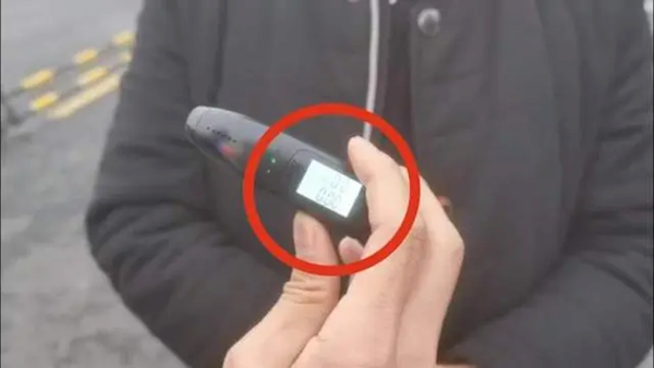 男子網(wǎng)購酒精測試儀被坑：吹氣量為零 結(jié)果上高速就被扣了12分