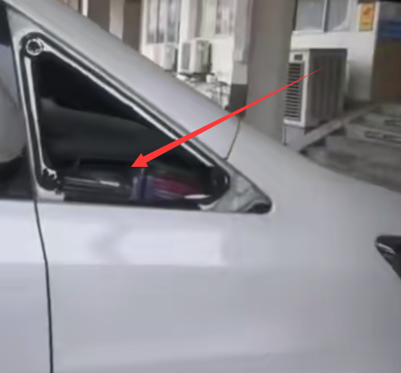 男子開車藏565臺iPhone入境被查獲,！去年因帶2375根內(nèi)存條被罰