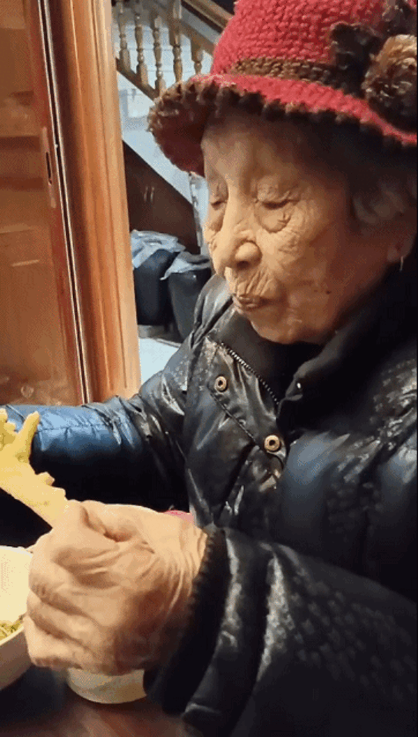 101歲老人每天趕2場(chǎng)麻將 醫(yī)生：身體狀態(tài)70歲